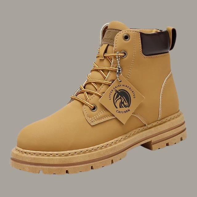 Bottes de randonnée robustes homme style urbain et aventure