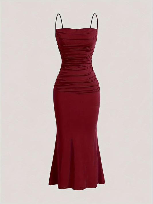 Robe longue de soirée femme à bretelles fines et drapé, silhouette sirène élégante pour événements formels