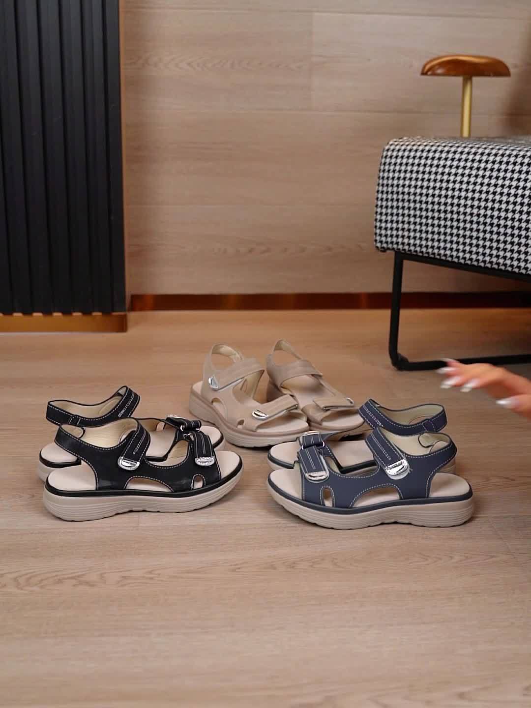 Sandales compensées confort pour femme à scratch, style décontracté et marche estivale