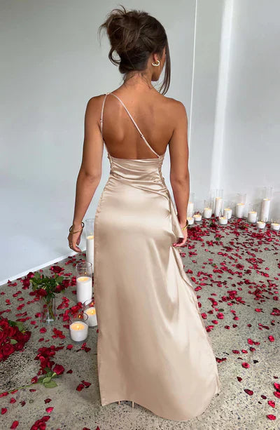 Andrea – Robe Maxi Drapée en Satin