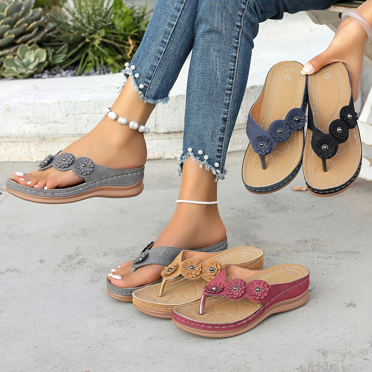 Casual damessandalen met platte hak in teenslipperstijl met bloemen – Ideaal voor de zomer