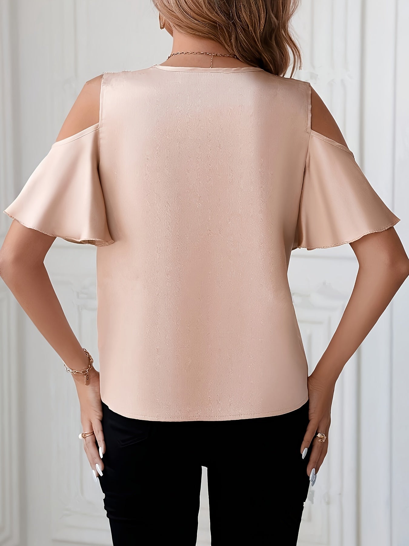 Blusa donna spalle scoperte chic con dettagli in pizzo stile elegante