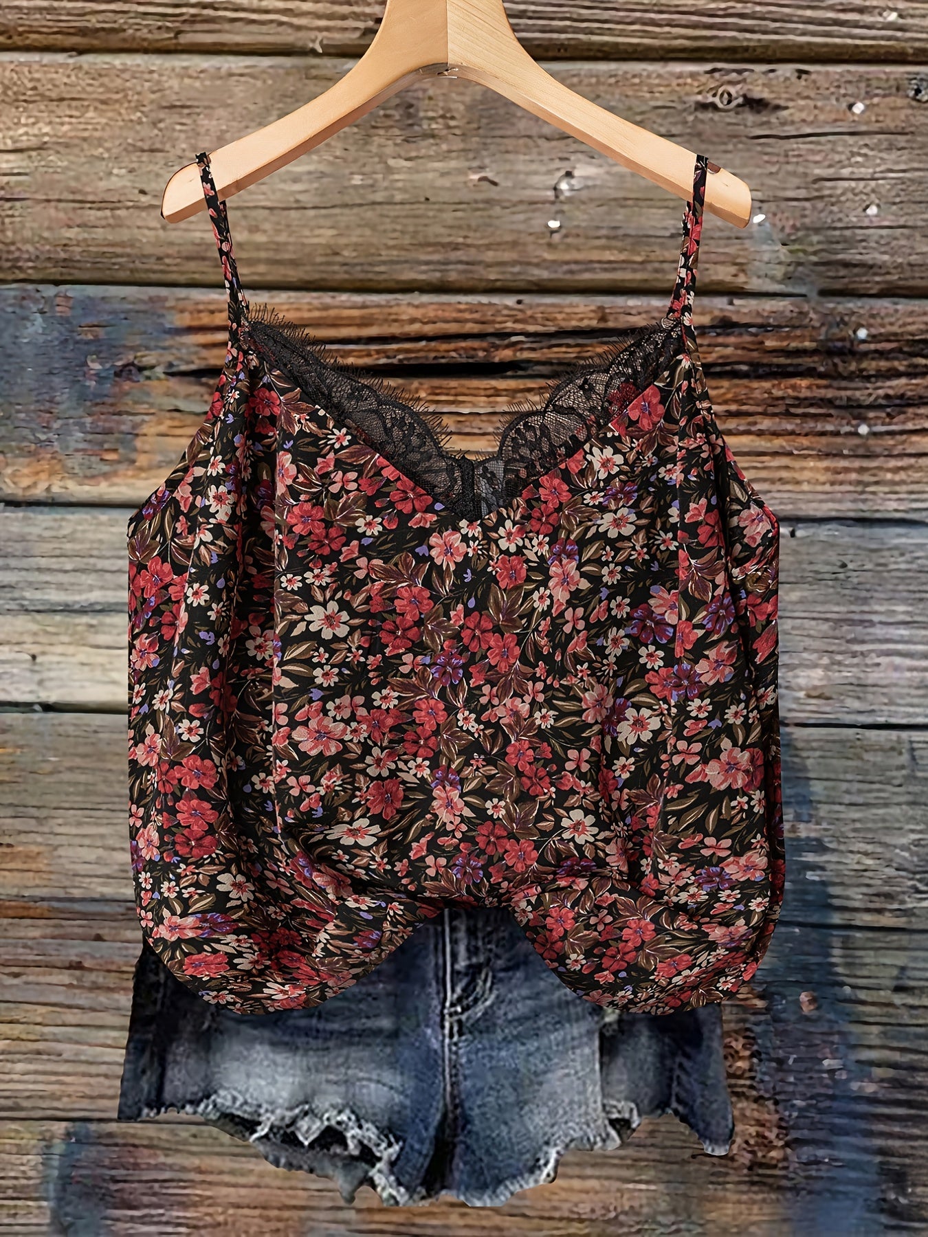 Top donna con spalline sottili, stile bohémien floreale, ideale per estate e vacanze