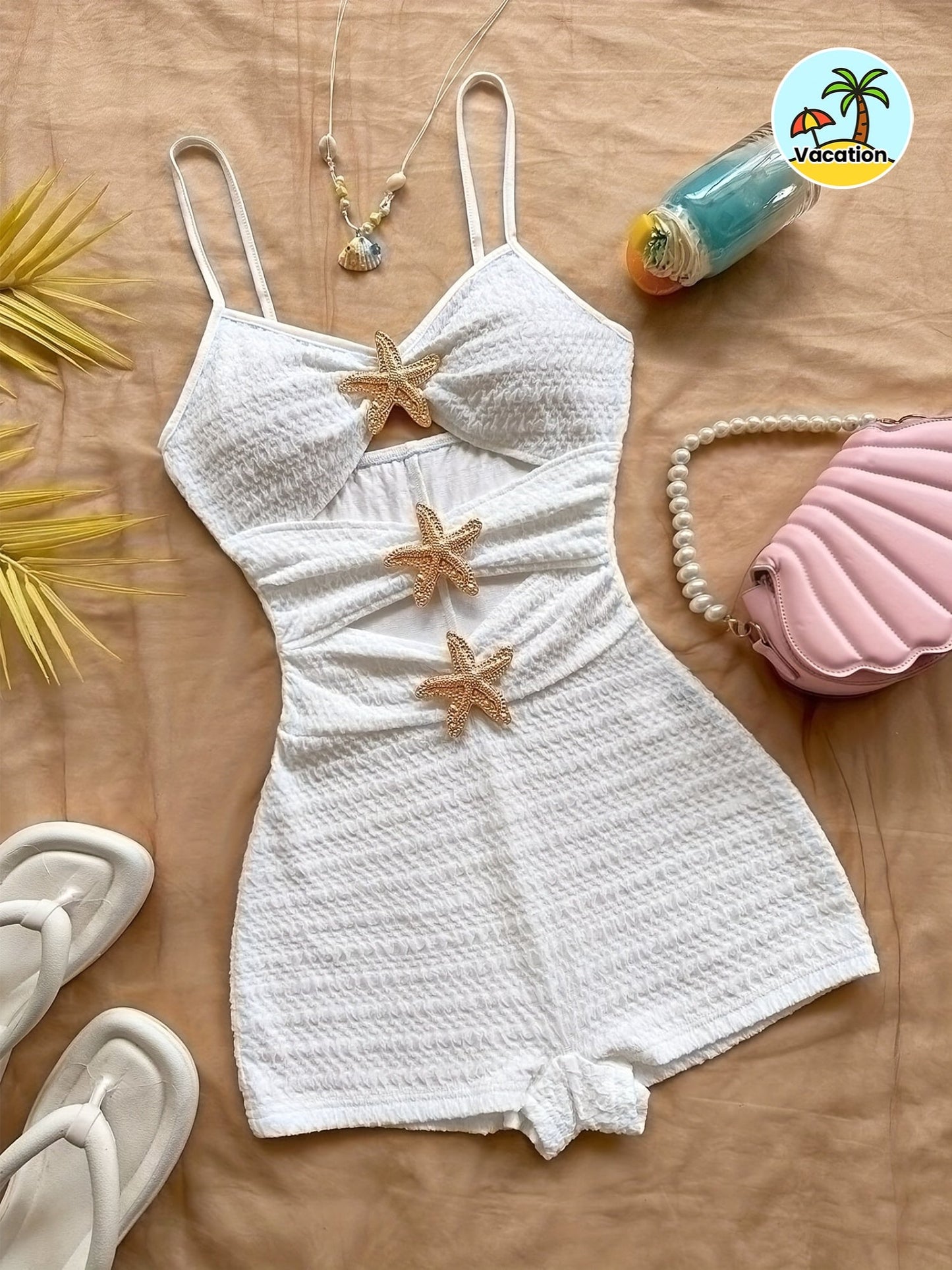 Combinaison short femme style plage avec découpes et détails étoiles de mer – Idéale vacances et bord de mer