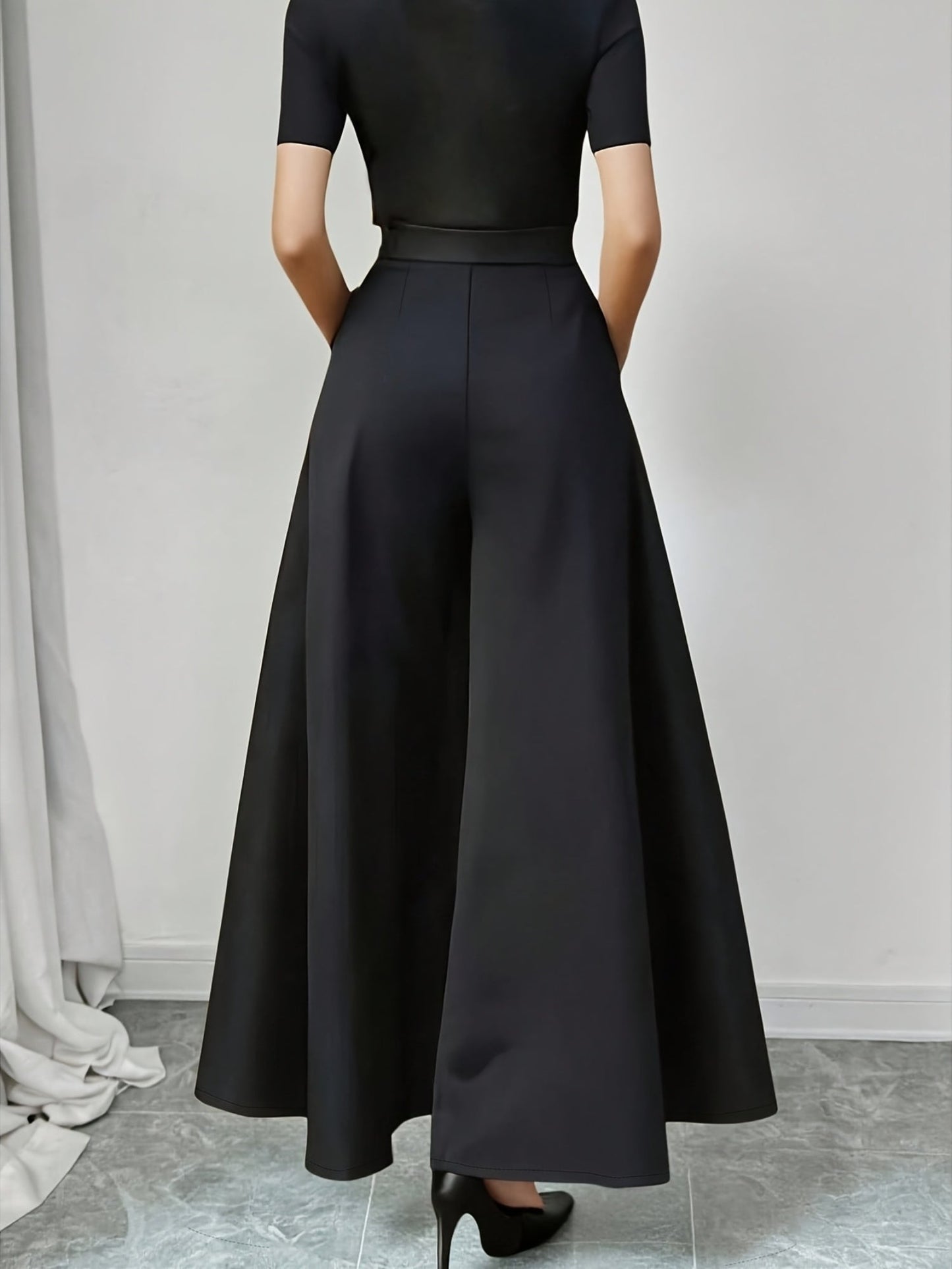 Pantalon large femme style élégant pour occasions formelles et quotidiennes