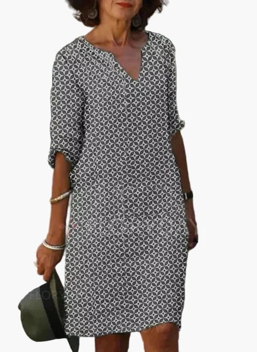 Casual summer dress for women with geometric pattern, elegant and comfortable style