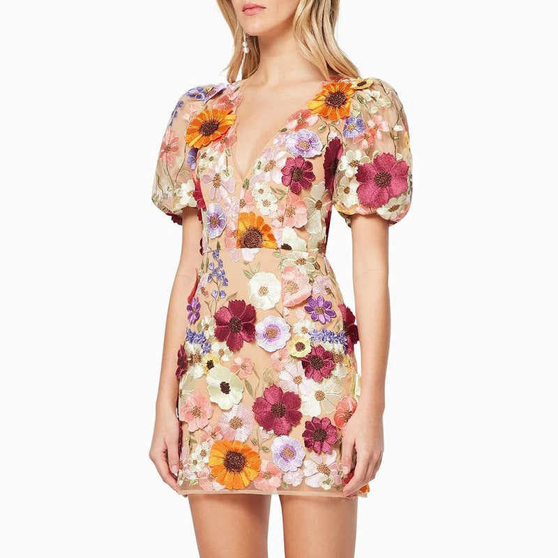 Hayley – Robe à manches lanternes avec fleurs en trois dimensions et décolleté en V élégant