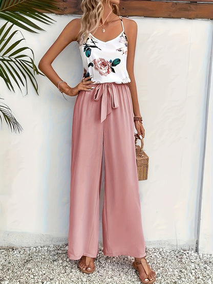 Elegant dameheldragt med blomsterprint i afslappet sommerstil