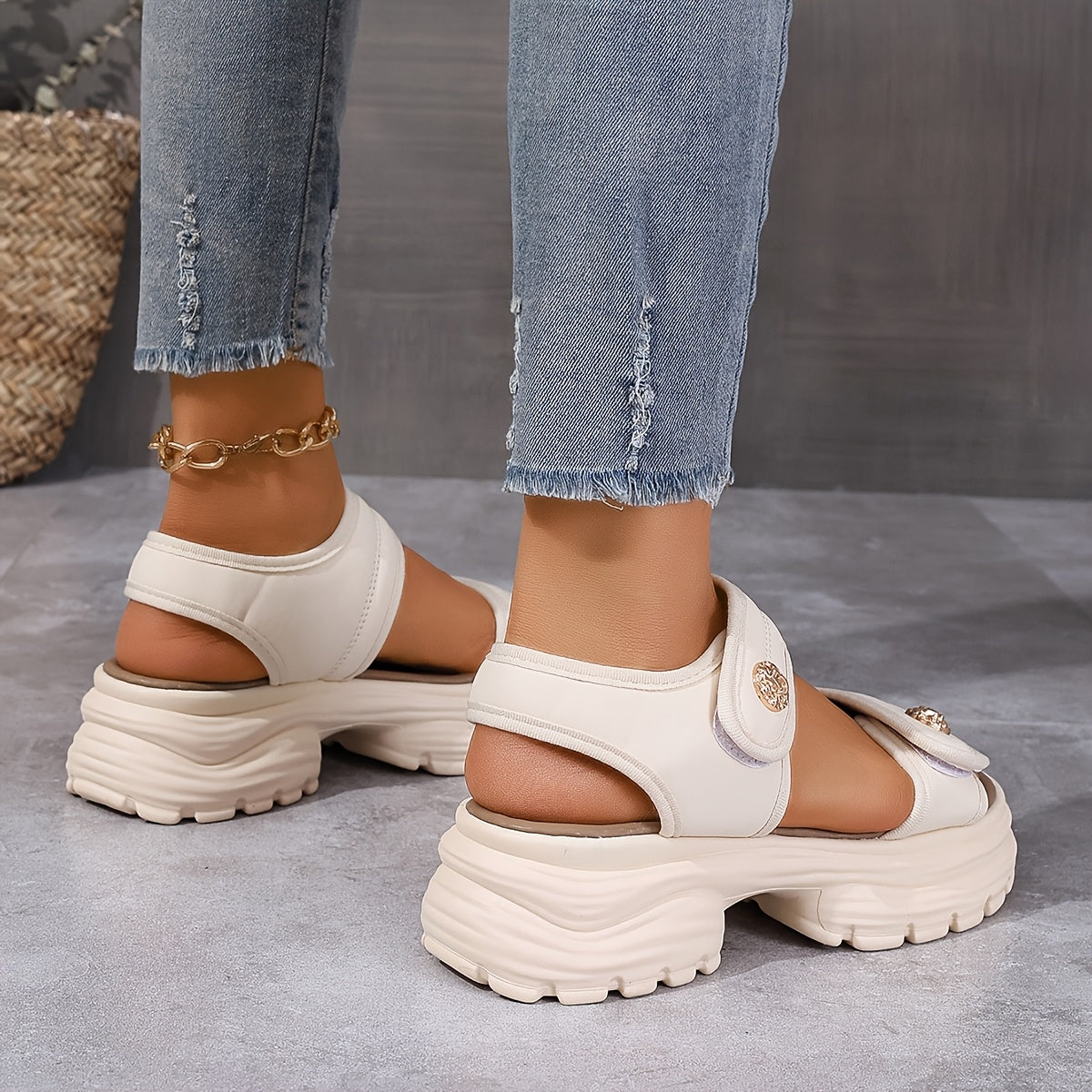 Sandali con zeppa spessa versatili da donna nuova collezione