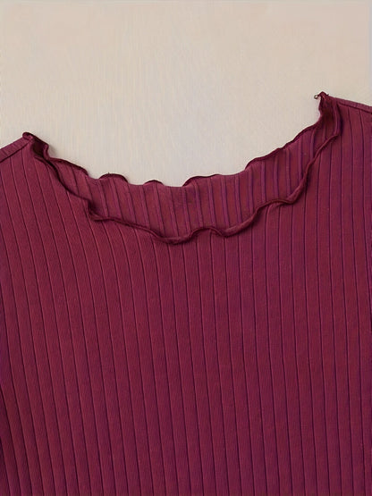 T-shirt til kvinder med korte ærmer i chic ribstrikket hverdagsstil