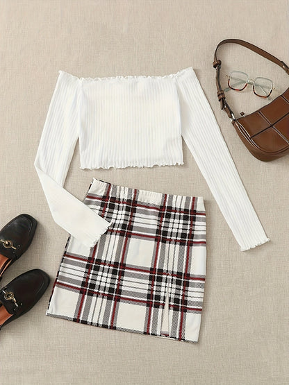 To-delt sæt til kvinder i elegant stil med ternet nederdel og off-shoulder top til forårs- og sommerudflugter