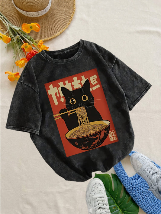T-shirt Femme Style Vintage avec Chat Mangeant des Nouilles – Graphique Japonais, Décontracté et Original