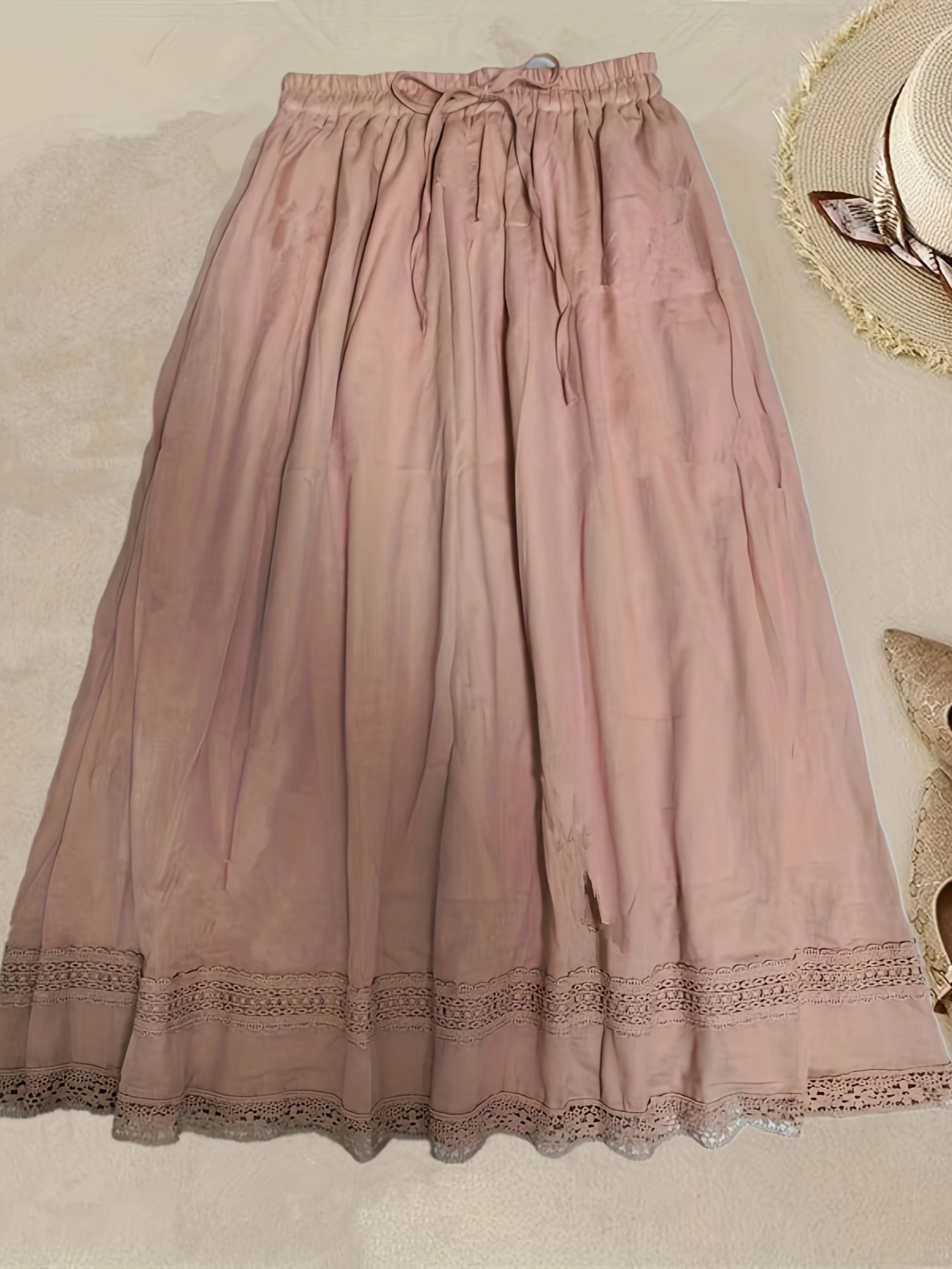 Jupe longue femme style bohème avec dentelle, élégante et fluide pour l'été