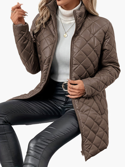 Manteau matelassé long femme style urbain chic pour l'hiver