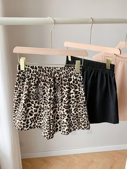Afslappede dame-shorts med leopardmønster og ensfarvet, perfekte til sommeren