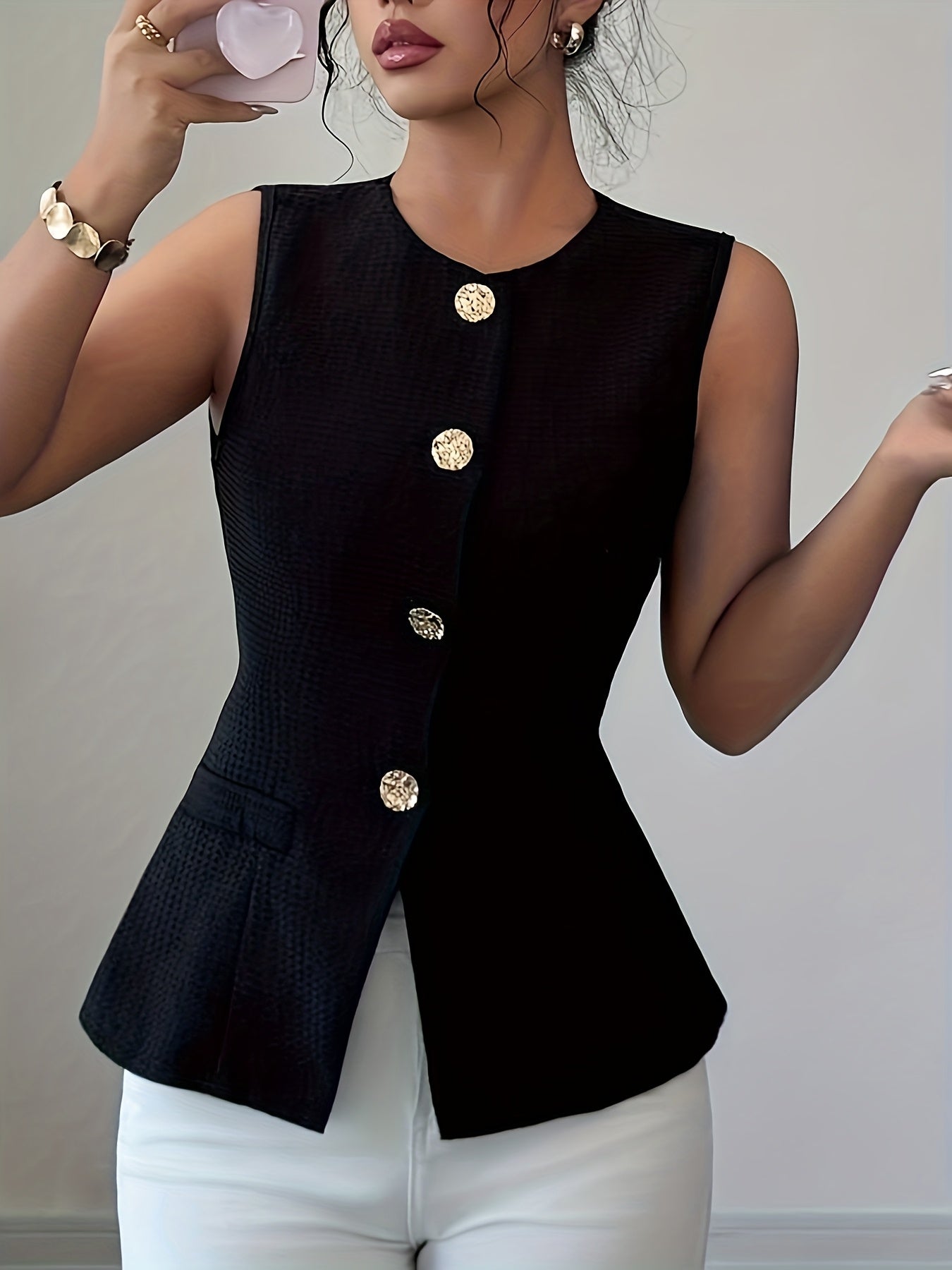Gilet élégant sans manches pour femme, style chic et moderne, idéal pour le bureau ou les sorties