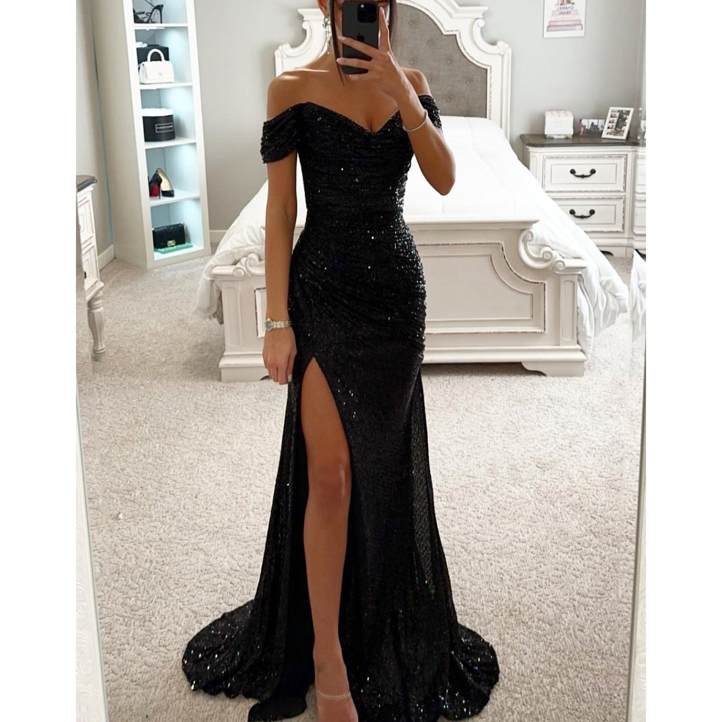 Ruby – Robe Off-Shoulder Pailletée avec Fente