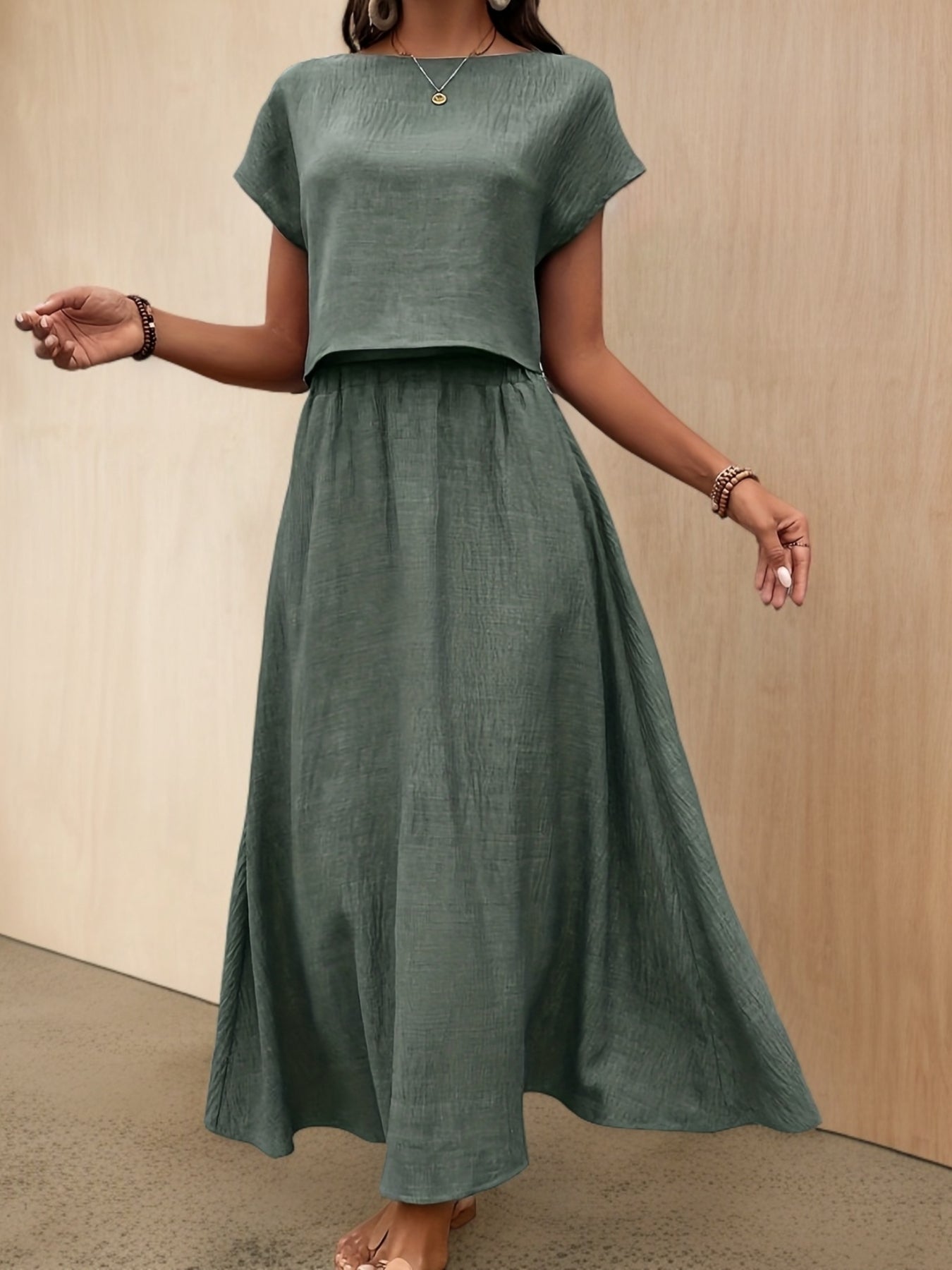 Chic two-piece women's set bohemian style – Crop top and flowing long skirt