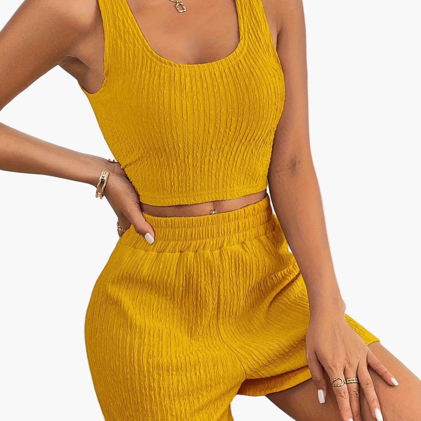 Damski zestaw casual dwuczęściowy: krótki top i szorty w eleganckim stylu na lato