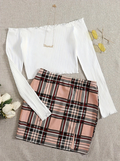 To-delt sæt til kvinder i elegant stil med ternet nederdel og off-shoulder top til forårs- og sommerudflugter