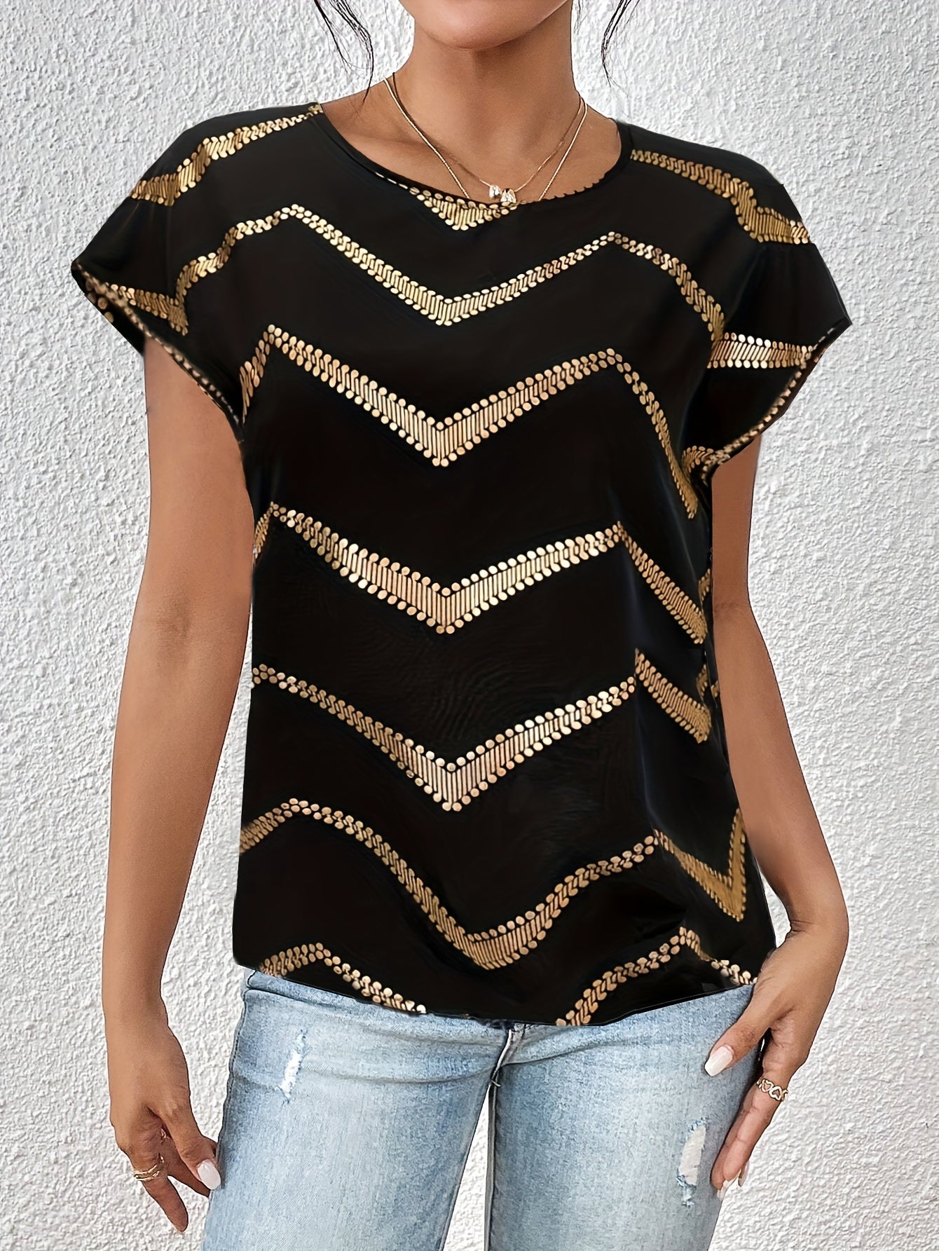 Elegant damt-shirt med geometriskt mönster för vardags- eller kvällslook
