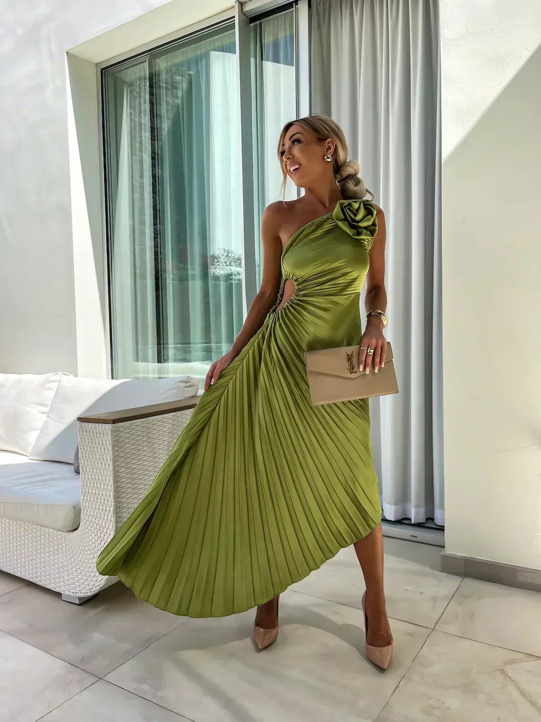 Plisowana sukienka wieczorowa na jedno ramię dla kobiet – Elegancja i wyrafinowanie na wydarzenia i wieczory