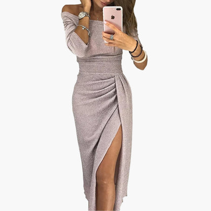 Robe de soirée femme élégante à épaules dénudées, fendue et plissée, style glamour pour occasions spéciales