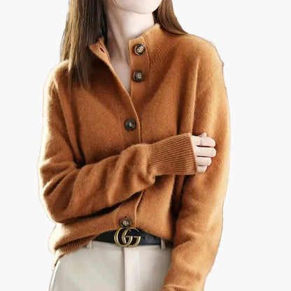 Cardigan femme élégant à col montant et boutons tendance pour un look décontracté chic