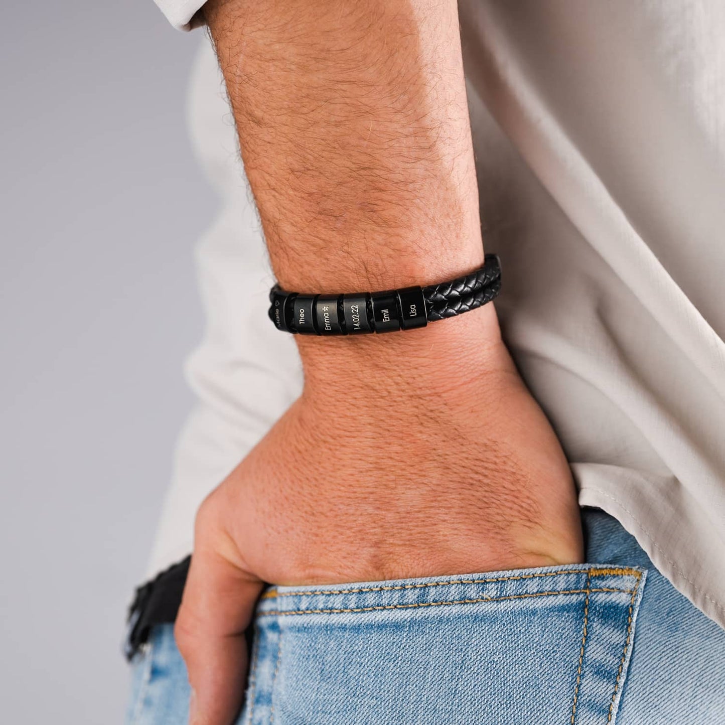 Mathew – Bracelet en cuir tressé pour hommes avec perles noires gravées