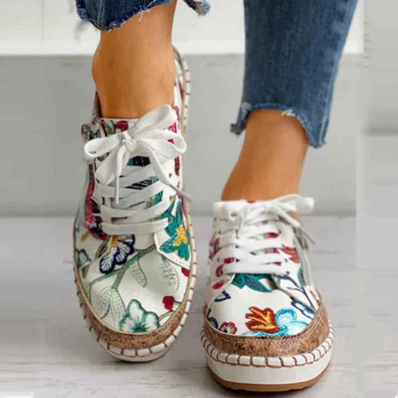 Casual Women's Baskets with Embroidered Floral Style – Urban Fashion and Everyday Comfort