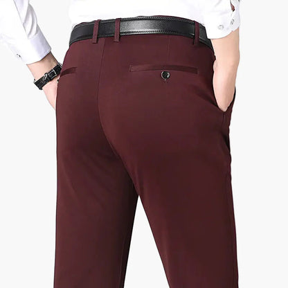 Pantalon stretch homme élégant style business et décontracté