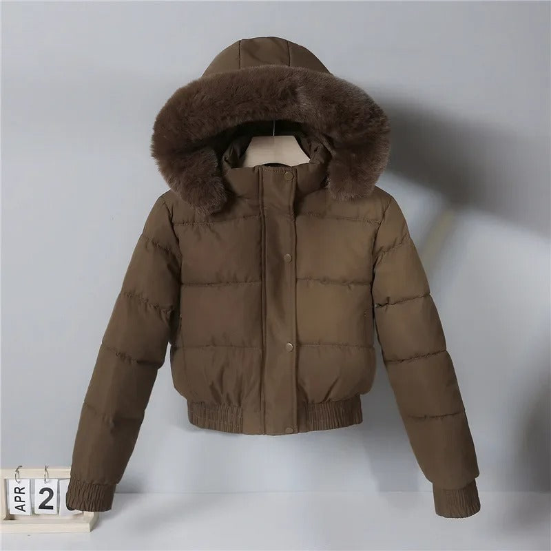 Susan – Veste Puffer Courte avec Capuche en Fausse Fourrure